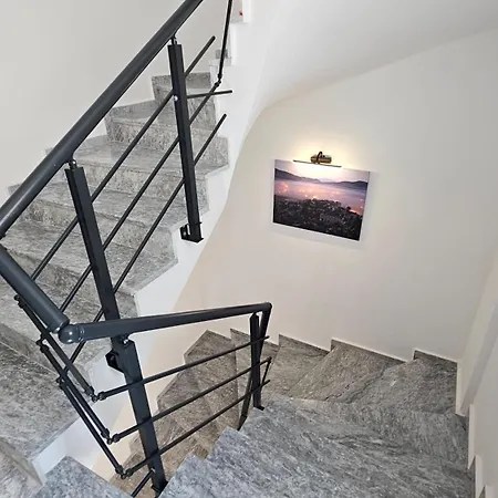 Apartment Riverside Suits-2 Ile Evinizde Gibi